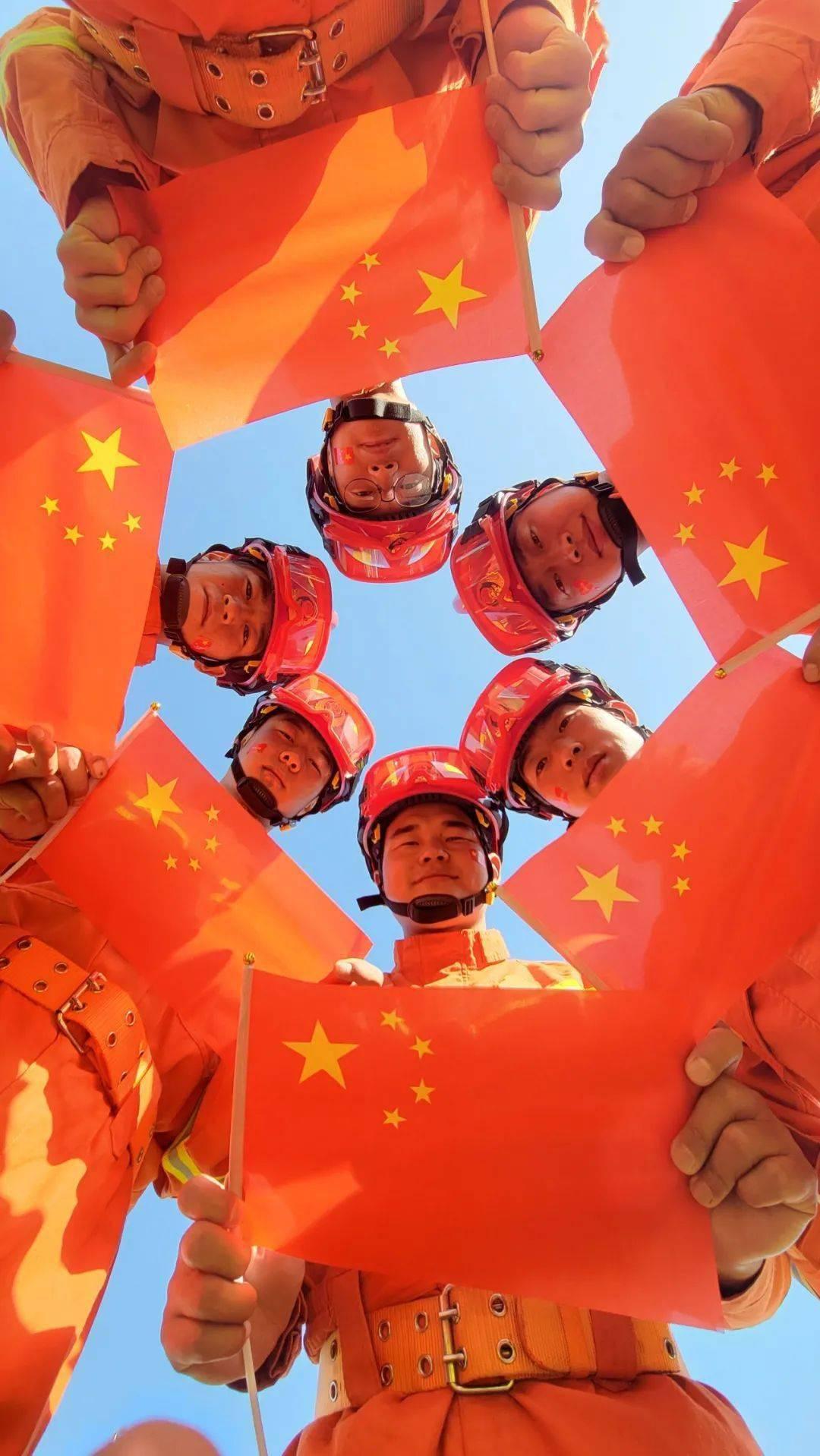 马来西亚一客车突然失控！载有16名中国游客，多人受伤